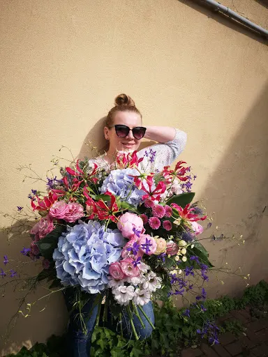 Kwiaciarnia M Flowers(dawniej Kwiaciarnia Izabela)